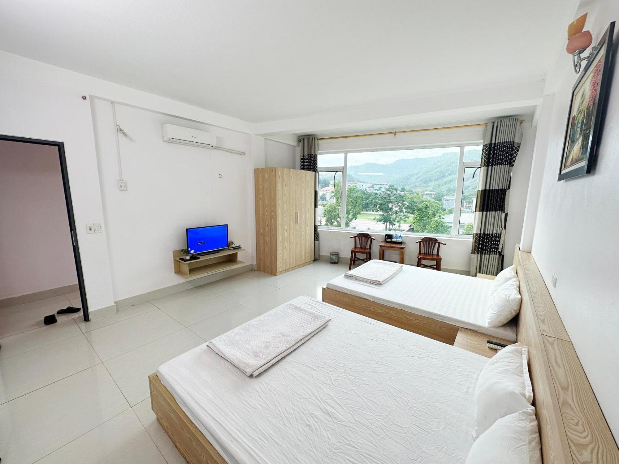 Quy Anh Hotel Bao Lac Town מראה חיצוני תמונה