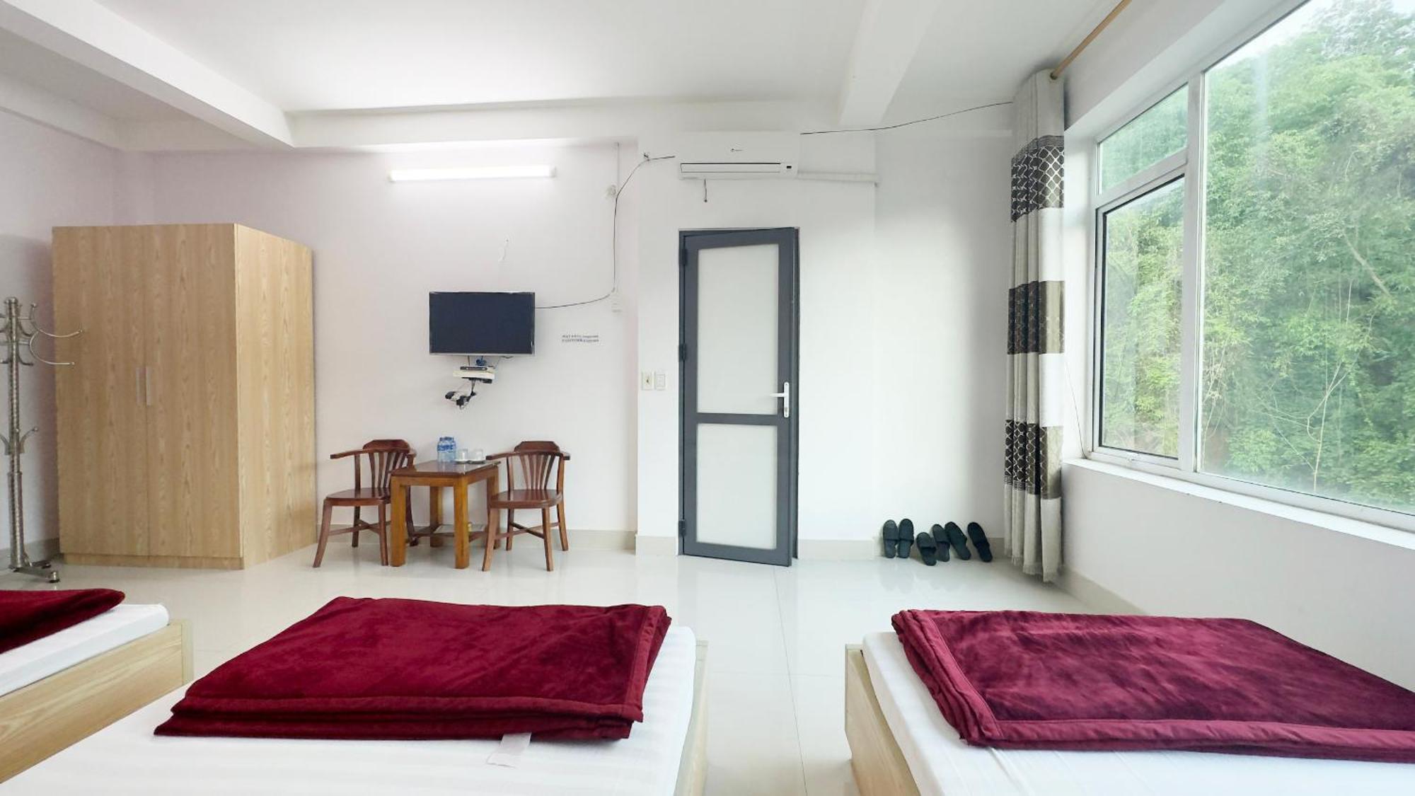 Quy Anh Hotel Bao Lac Town מראה חיצוני תמונה