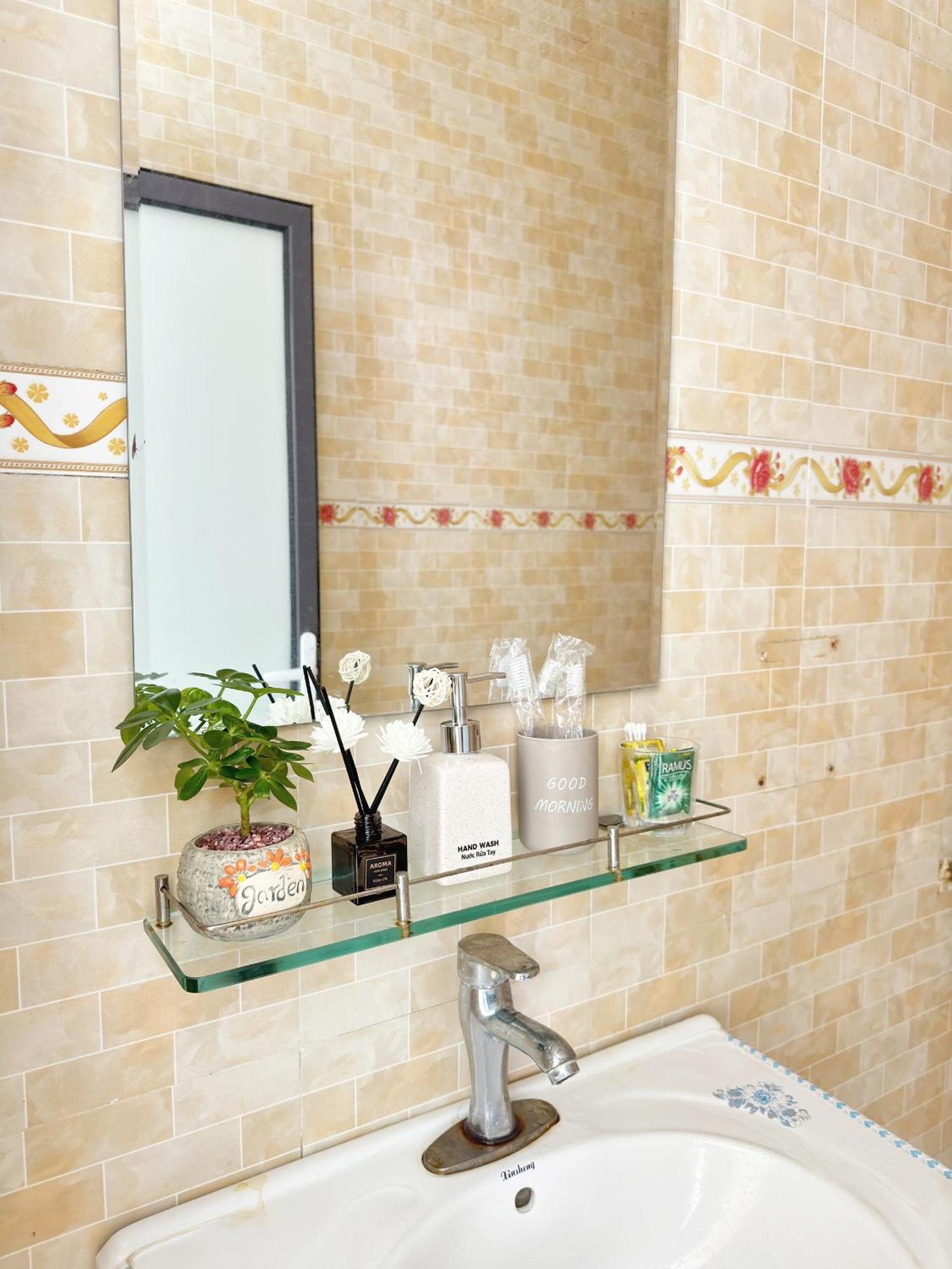 Quy Anh Hotel Bao Lac Town מראה חיצוני תמונה
